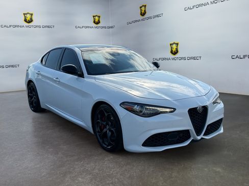 Used 2019 Alfa Romeo Giulia Ti Sport w/ Quick Order Package 22U Sport RWD image 7