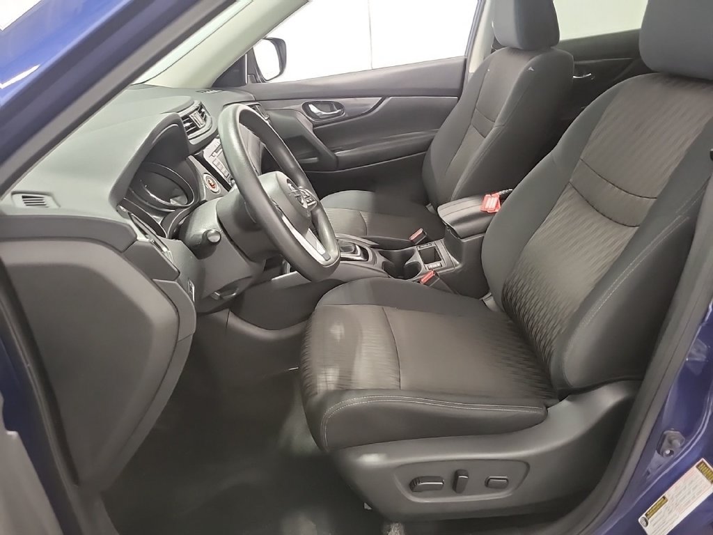Used 2018 Nissan Rogue SV AWD/4WD image 3