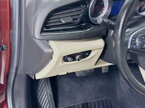 Used 2018 Buick Regal Essence w/ Driver Confidence Package #1 image 4