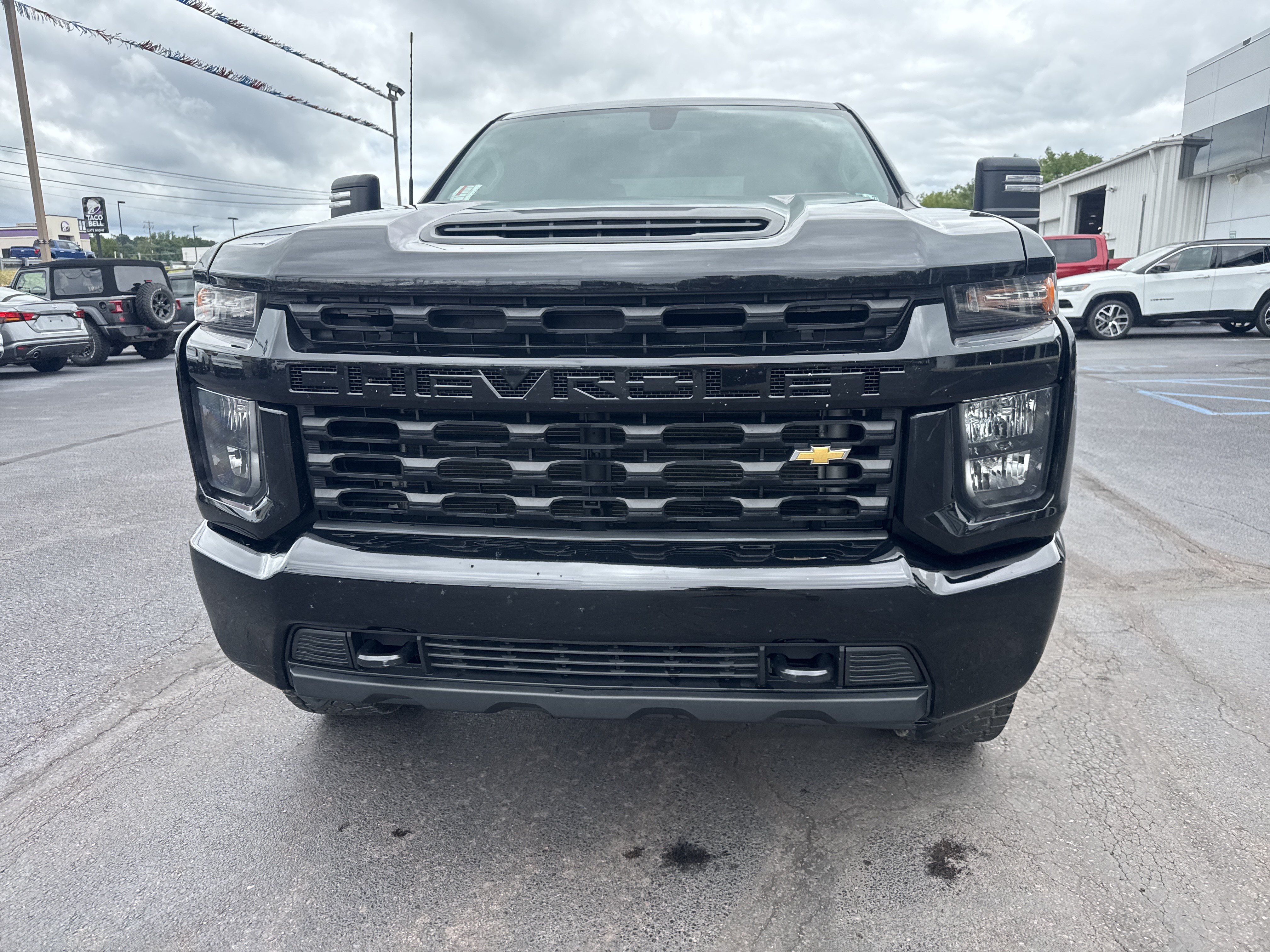 Used 2023 Chevrolet Silverado 2500 Custom w/ Custom Convenience Package AWD/4WD image 9