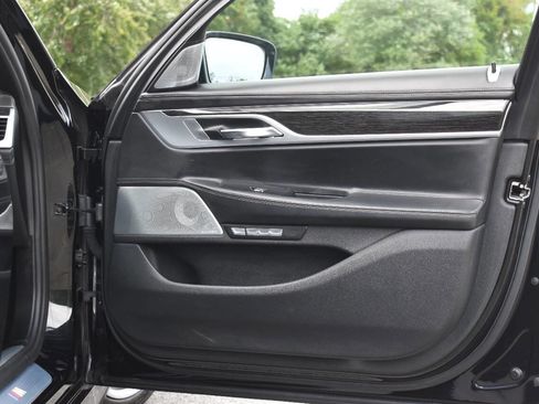 Used 2018 BMW 750i xDrive image 12