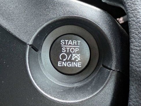 Used 2021 Jeep Compass Latitude FWD image 29