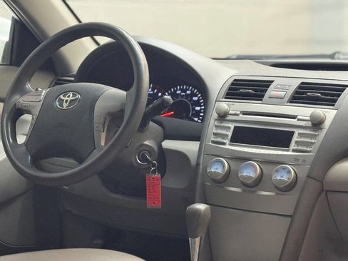 Used 2011 Toyota Camry LE w/ LE Extra-Value Pkg image 6