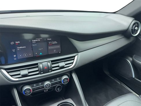 Used 2022 Alfa Romeo Giulia Veloce image 23