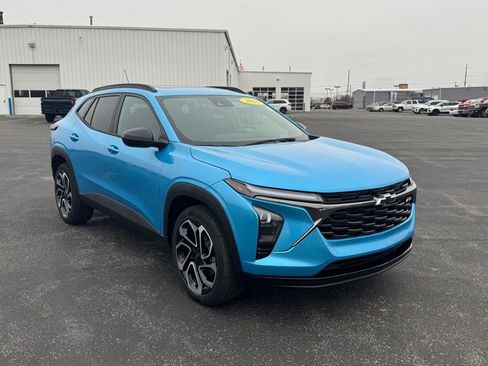 New 2025 Chevrolet Trax RS w/ Sunroof Package FWD image 1