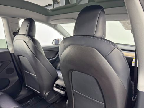 Used 2020 Tesla Model Y Long Range image 36