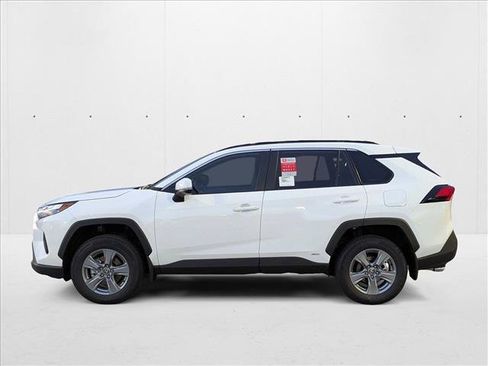 New 2025 Toyota RAV4 XLE w/ Convenience Package AWD/4WD image 5