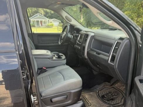 Used 2017 RAM 1500 Express w/ Black Ram 1500 Express Group AWD/4WD image 10