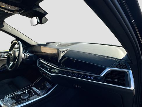 Used 2025 BMW X5 xDrive40i image 15