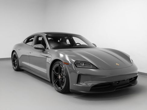 New 2025 Porsche Taycan image 10