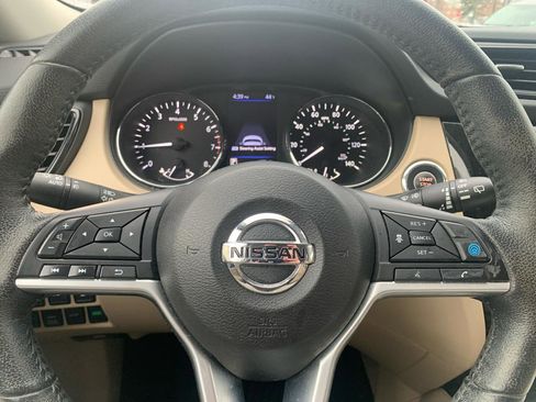 Used 2019 Nissan Rogue SL w/ Premium Package image 19