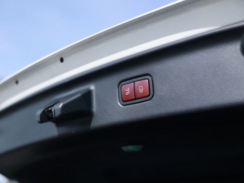 Used 2023 Mercedes-Benz S 500 4MATIC image 43