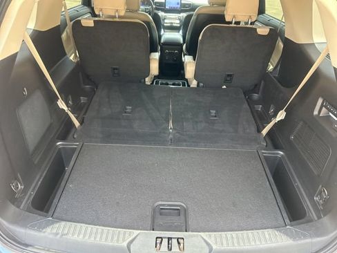 Used 2020 Ford Explorer Limited w/ Class III Trailer Tow Package RWD image 20