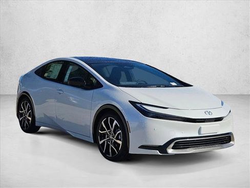 New 2026 Toyota Prius Plug-In Hybrid FWD image 6