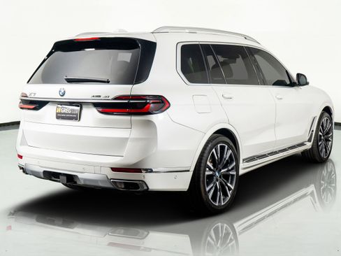Used 2023 BMW X7 xDrive40i w/ Premium Package image 9