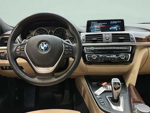 Used 2017 BMW 330i xDrive Wagon AWD/4WD image 22