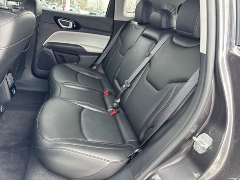 Certified 2022 Jeep Compass Limited image 33
