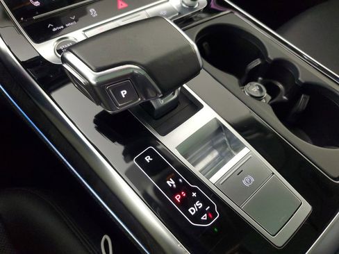 Used 2024 Audi Q7 3.0T Prestige image 33