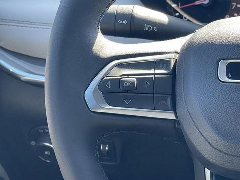 Used 2024 Jeep Compass Limited image 25