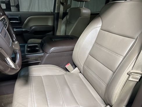 Used 2016 GMC Sierra 3500 Denali w/ Duramax Plus Package image 22