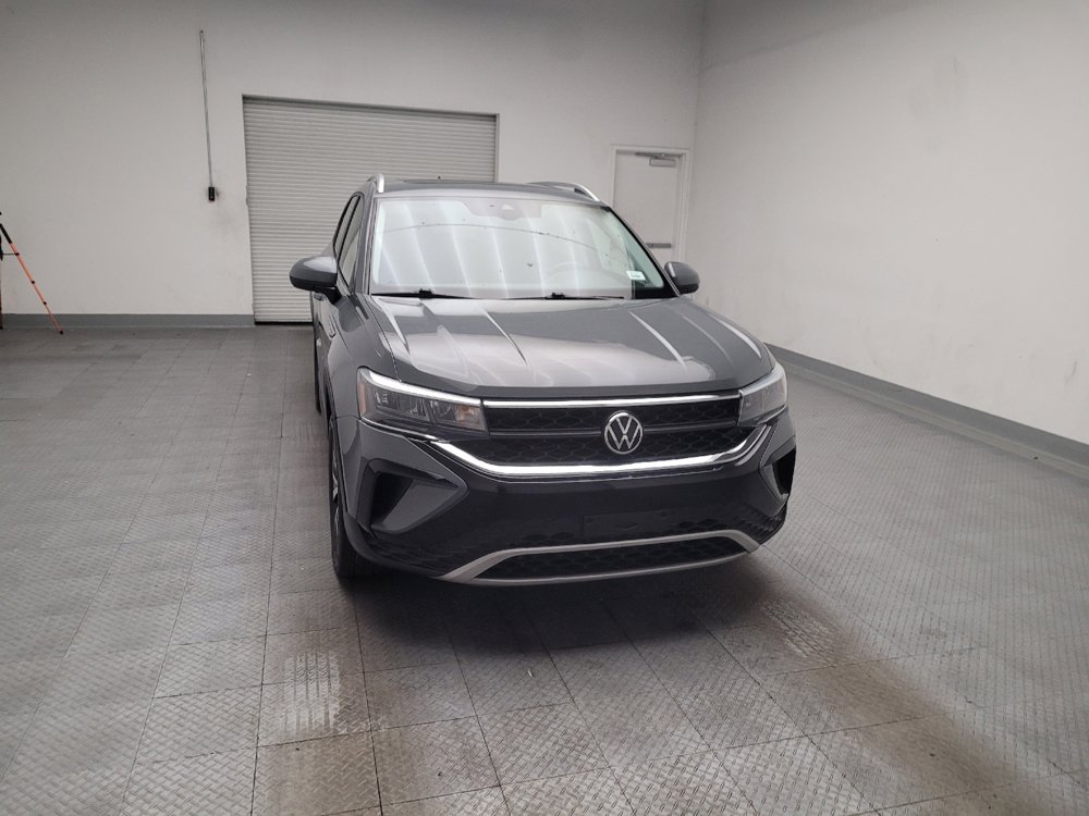 Used 2022 Volkswagen Taos SE w/ Panoramic Sunroof Package AWD/4WD image 14