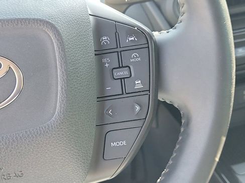 Used 2024 Toyota Prius LE image 31