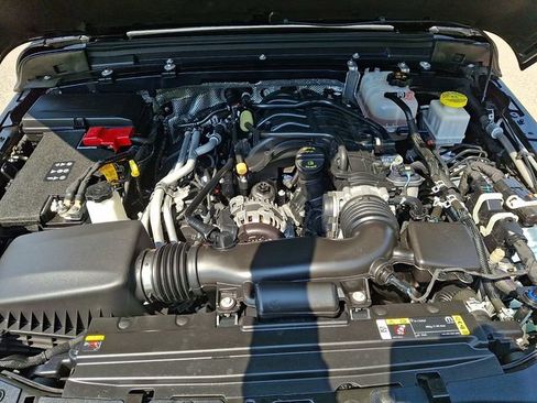 Used 2024 Jeep Gladiator Sport AWD/4WD image 32
