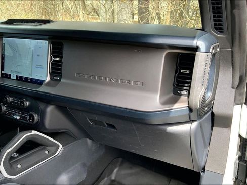 Used 2022 Ford Bronco Outer Banks AWD/4WD image 19