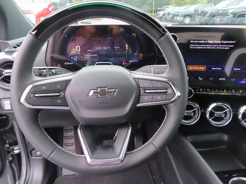 New 2026 Chevrolet Blazer EV LT w/ Super Cruise Package AWD/4WD image 17