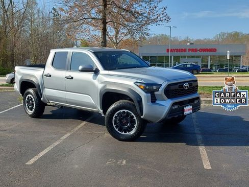 Certified 2024 Toyota Tacoma TRD Off-Road image 2