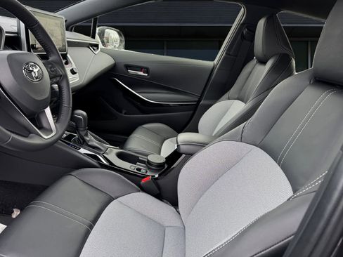 Certified 2025 Toyota Corolla XSE image 2