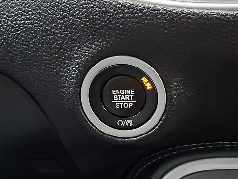 Used 2022 Dodge Challenger R/T image 23