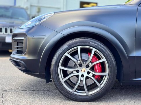 Used 2022 Porsche Cayenne GTS AWD/4WD image 11