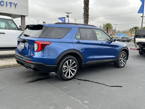 Certified 2022 Ford Explorer ST image 3