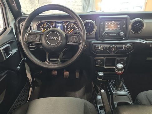 Used 2021 Jeep Gladiator Sport image 17