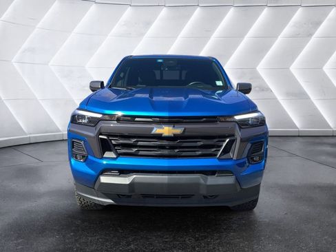 Used 2023 Chevrolet Colorado LT w/ LT Convenience Package III image 2