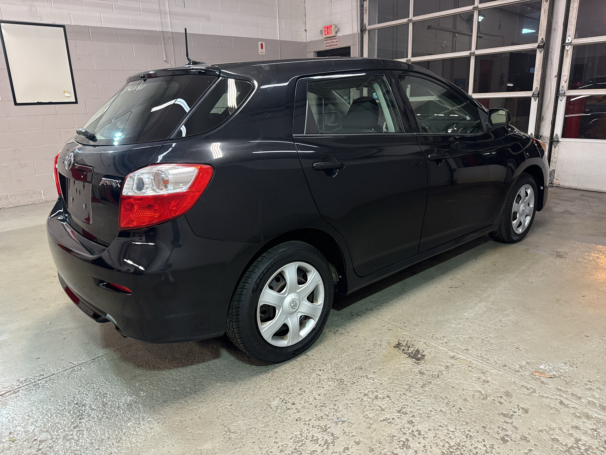 Used 2009 Toyota Matrix FWD image 8