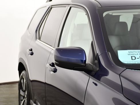 Certified 2025 Honda Pilot Touring image 14