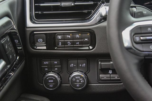 New 2026 GMC Yukon Denali w/ Denali Reserve Package AWD/4WD image 17