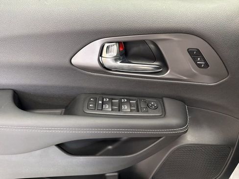 New 2026 Chrysler Pacifica Select w/ S Appearance Package image 20