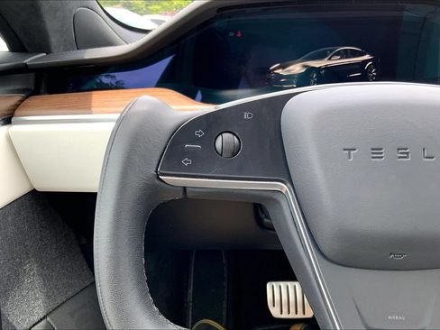 Used 2022 Tesla Model S AWD/4WD image 22