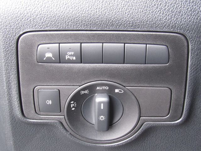 Used 2023 Mercedes-Benz Metris Passenger image 30
