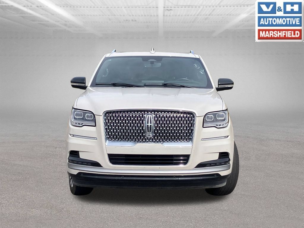 Used 2024 Lincoln Navigator L Reserve w/ Equipment Group 201A AWD/4WD image 11