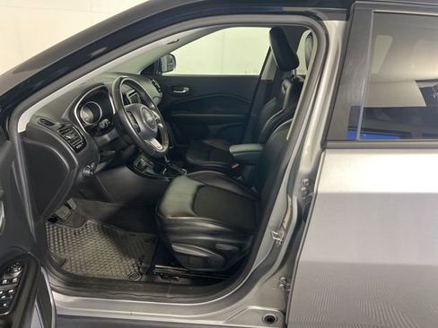 Certified 2018 Jeep Compass Latitude image 18