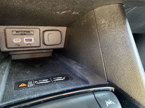 Used 2023 Chevrolet Bolt EUV LT w/ Convenience Package FWD image 22