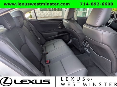 Used 2025 Lexus ES 300h w/ Premium Package FWD image 7