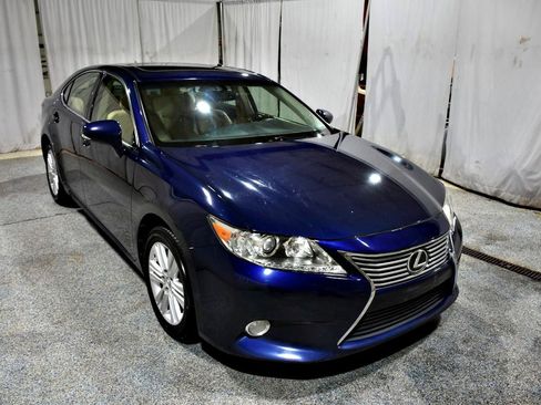 Used 2014 Lexus ES 350 w/ Premium Package FWD image 3