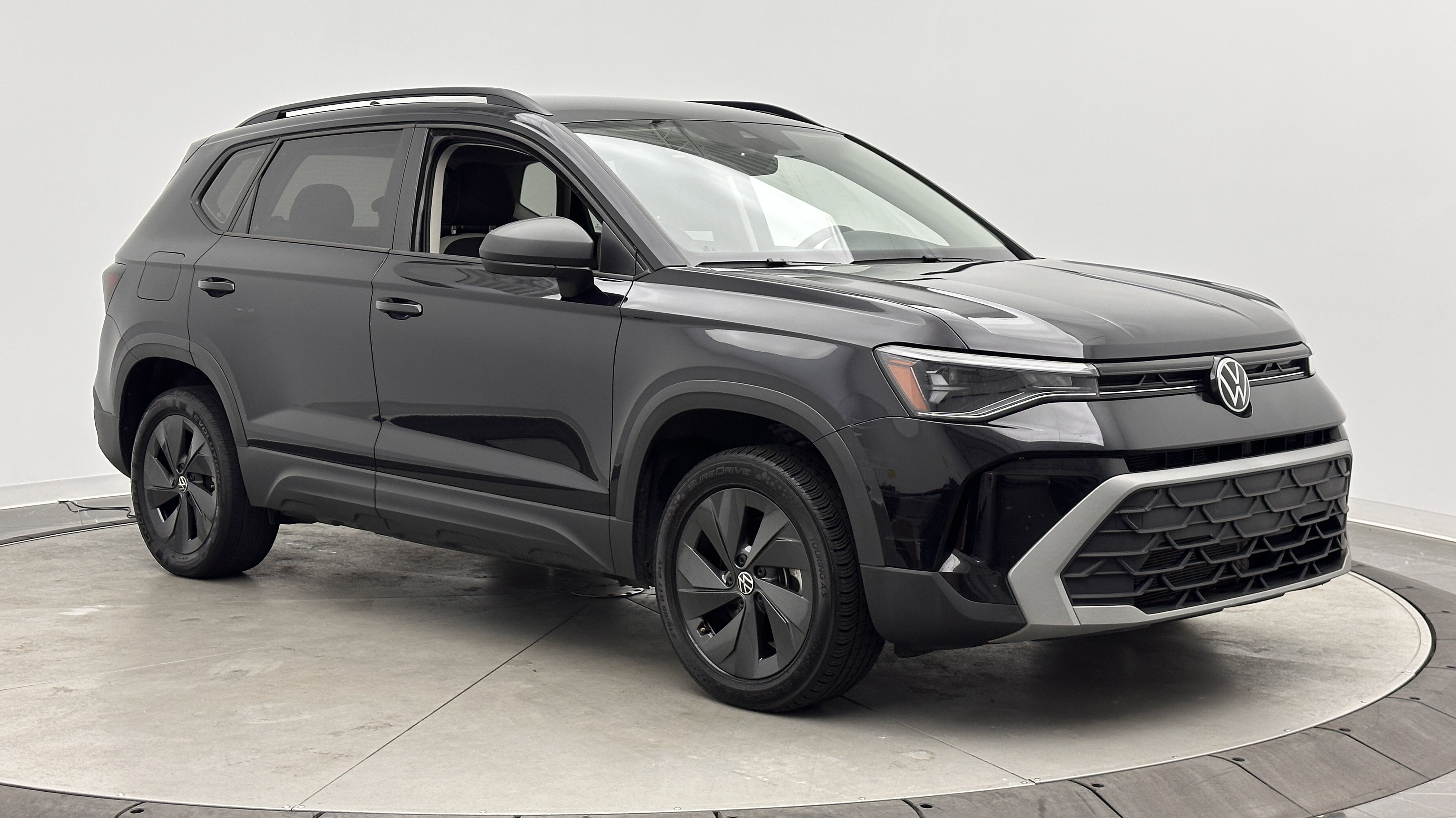 Used 2025 Volkswagen Taos S FWD image 3