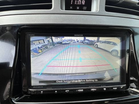 Used 2012 Toyota Avalon Limited FWD image 18