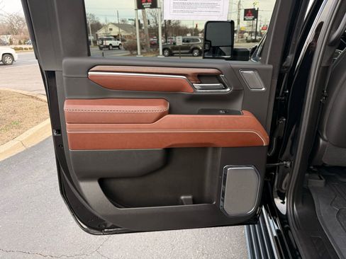 Used 2024 GMC Sierra 2500 Denali Ultimate image 40